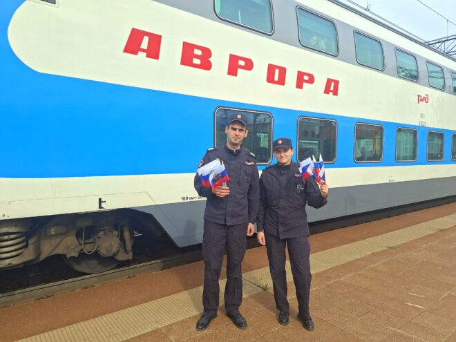 Символ единства и безопасность в пути: в Твери на вокзале провели патриотическую акцию