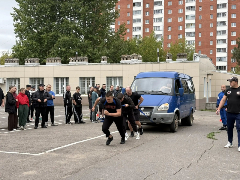 Сила и воля: в Твери прошли соревнования по полицейскому силовому многоборью Сила и воля: в Твери прошли соревнования по полицейскому силовому многоборью