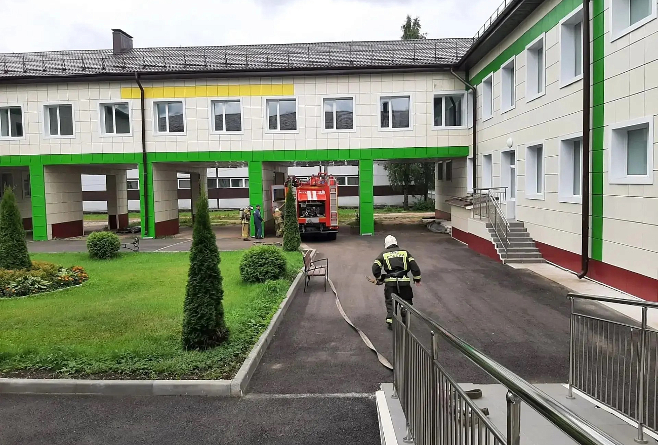 В Тверской области прошли масштабные антитеррористические учения в школах и детских садах В Тверской области прошли масштабные антитеррористические учения в школах и детских садах