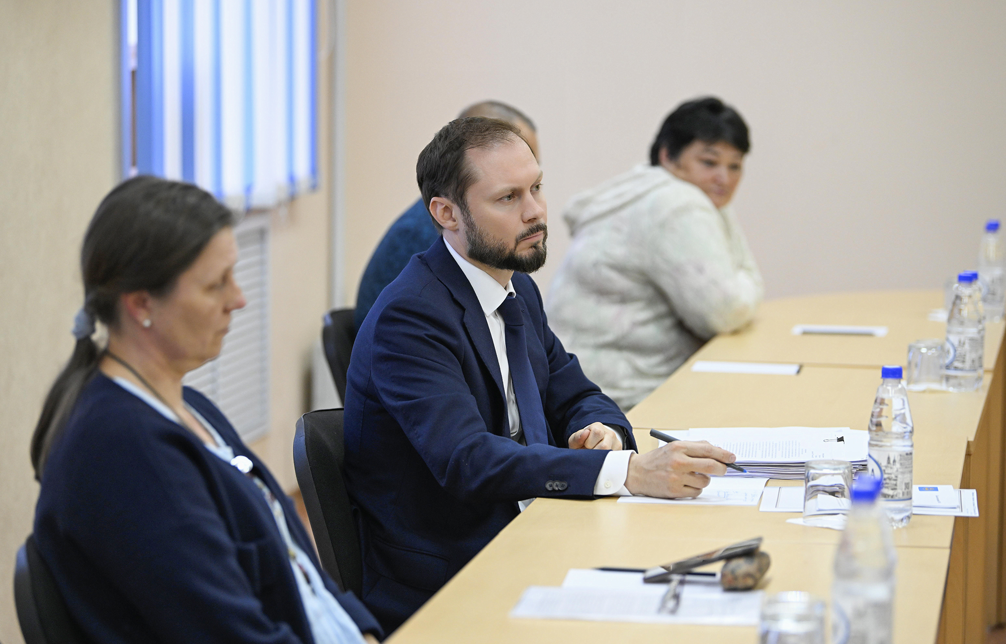 Виталий Королев проверил школу и спортплощадки в Бологовском округе
