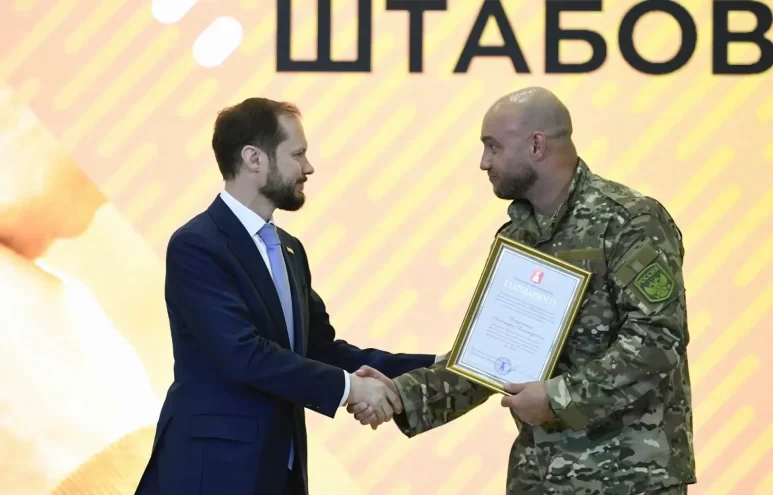 Виталий Королев открыл слёт волонтёров и посетил «Дрон-гараж 56» Виталий Королев открыл слёт волонтёров и посетил «Дрон-гараж 56»