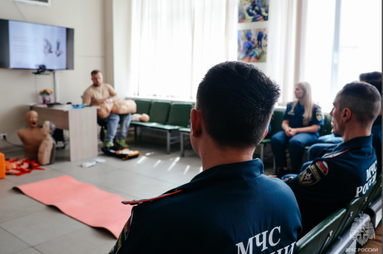 Молодёжный совет МЧС отработал навыки первой помощи на базе станции скорой помощи Молодёжный совет МЧС отработал навыки первой помощи на базе станции скорой помощи