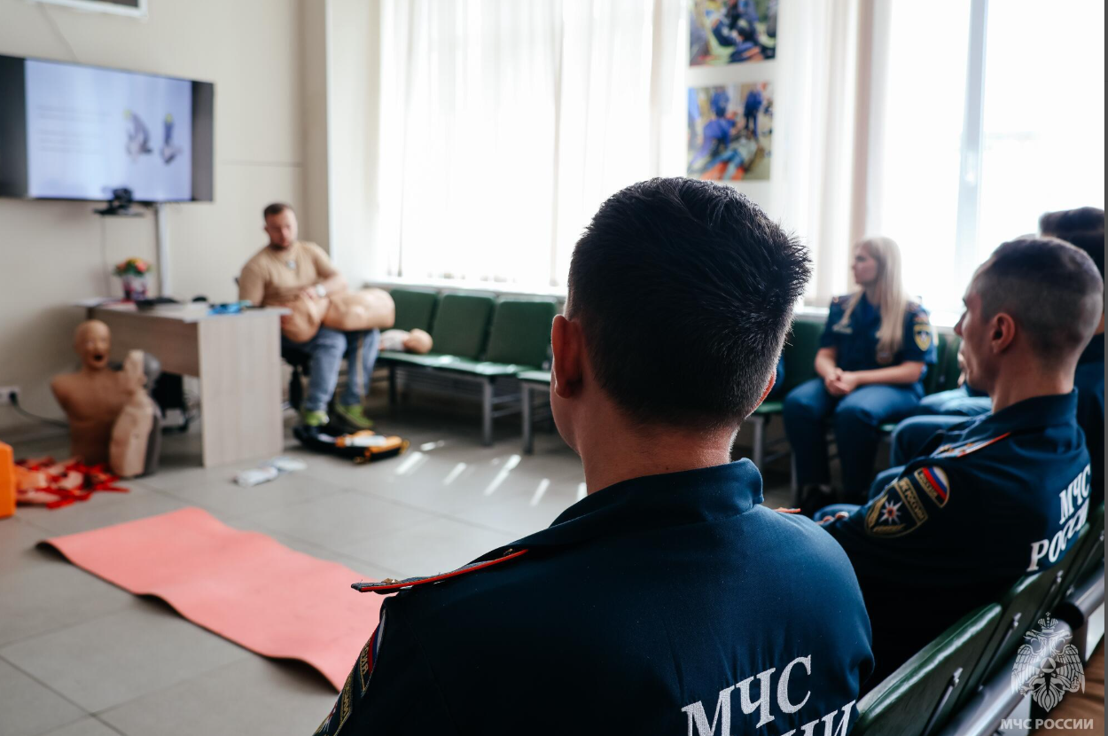 Молодёжный совет МЧС отработал навыки первой помощи на базе станции скорой помощи Молодёжный совет МЧС отработал навыки первой помощи на базе станции скорой помощи