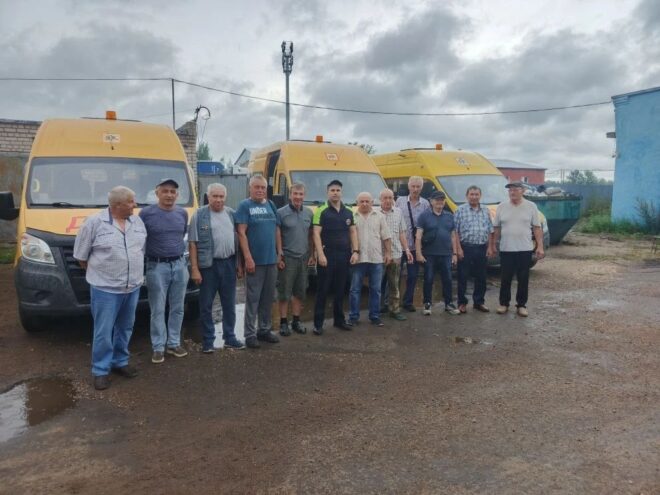 В Ржеве проверили школьные автобусы перед учебным годом В Ржеве проверили школьные автобусы перед учебным годом