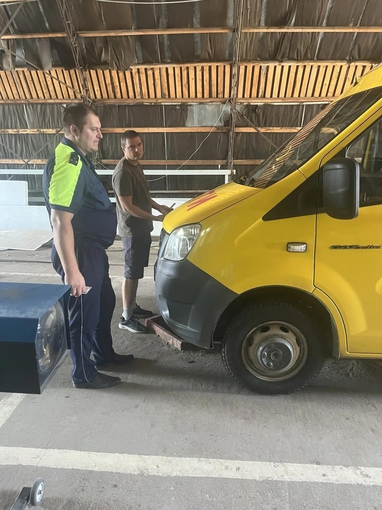 Большую проверку школьных автобусов провели в Тверской области Большую проверку школьных автобусов провели в Тверской области