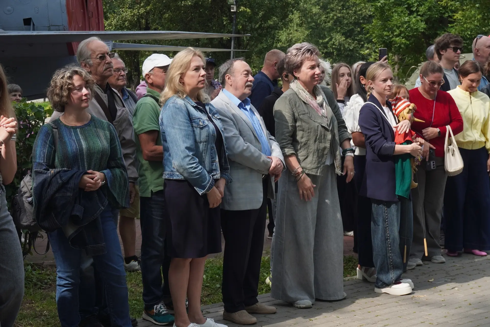 Тверские артисты высадили аллею в честь 150-летия Союза театральных деятелей