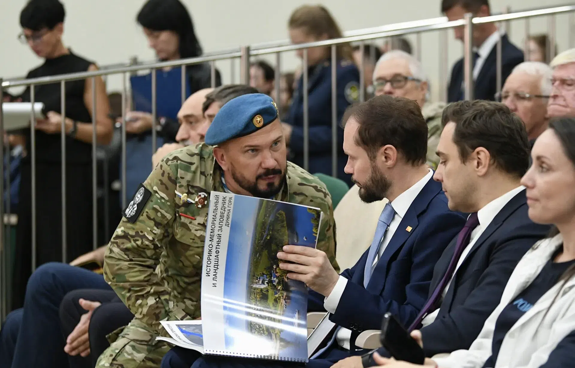 Виталий Королев открыл слёт волонтёров и посетил «Дрон-гараж 56»