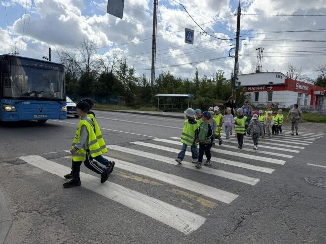 "Мой безопасный маршрут": автоинспекторы Твери научили дошкольников избегать дорожных ловушек "Мой безопасный маршрут": автоинспекторы Твери научили дошкольников избегать дорожных ловушек
