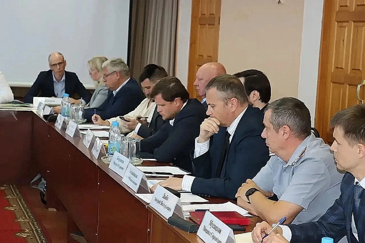 «Тверьэнерго» продолжает подготовку электросетевого комплекса к осенне-зимнему периоду