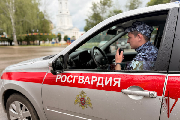 Более 300 выездов за неделю: как росгвардейцы в Твери обеспечивали безопасность граждан Более 300 выездов за неделю: как росгвардейцы в Твери обеспечивали безопасность граждан