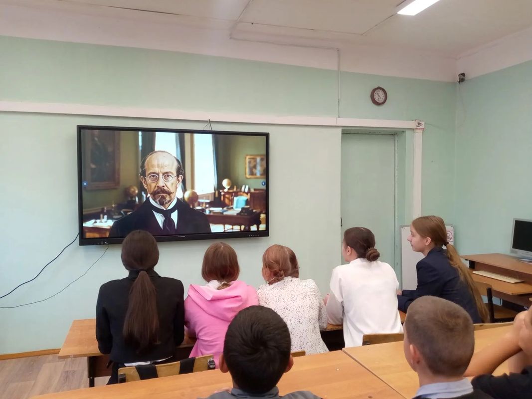 "Разговоры о важном" по‑новому: тверские школьники знакомятся с героями России через биографические фильмы "Разговоры о важном" по‑новому: тверские школьники знакомятся с героями России через биографические фильмы