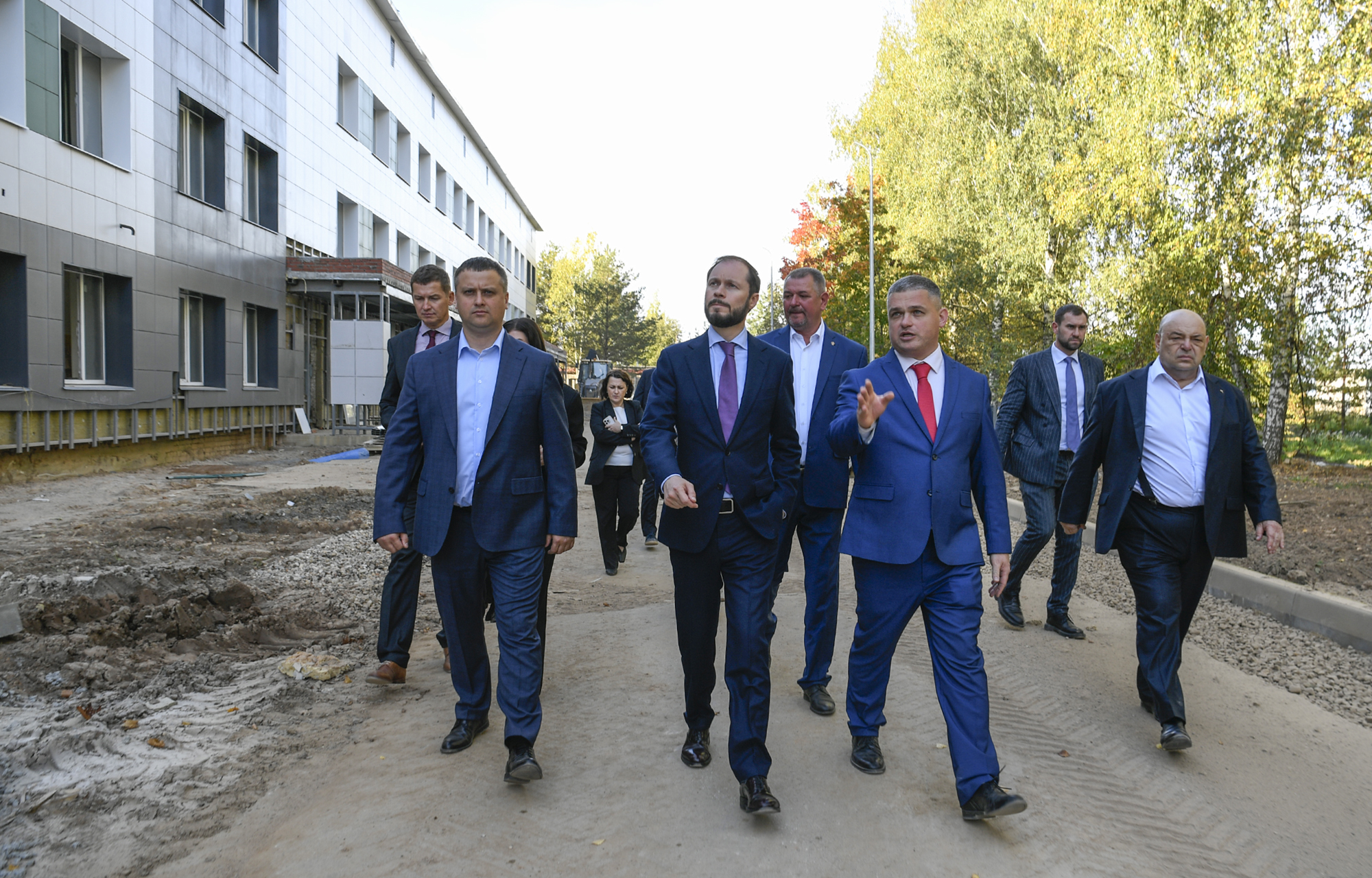 Виталий Королев проверил ремонт Зубцовской ЦРБ и оценил темпы работ