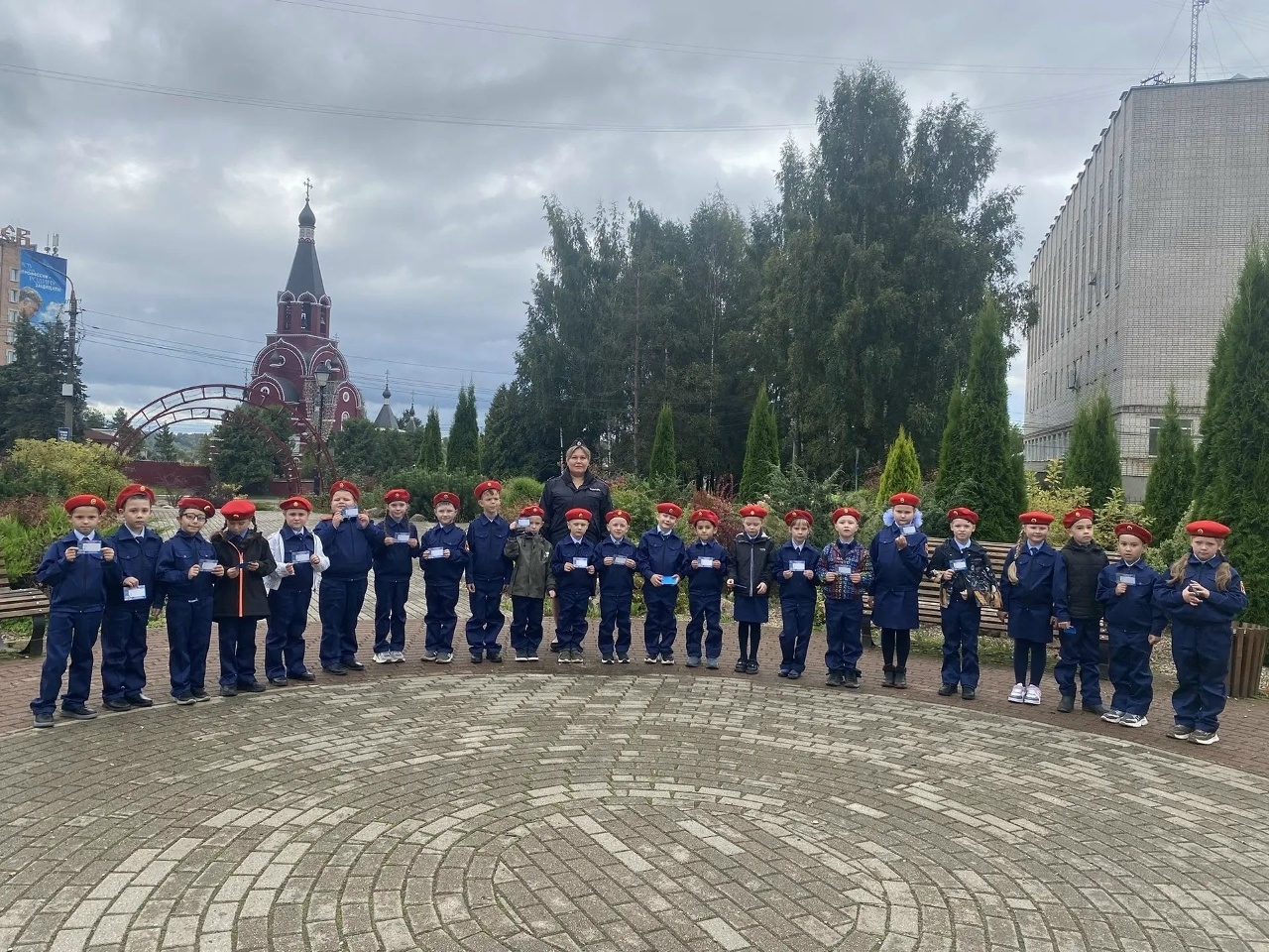 Первые удостоверения пешеходов: в Ржеве прошёл урок безопасности для первоклассников Первые удостоверения пешеходов: в Ржеве прошёл урок безопасности для первоклассников
