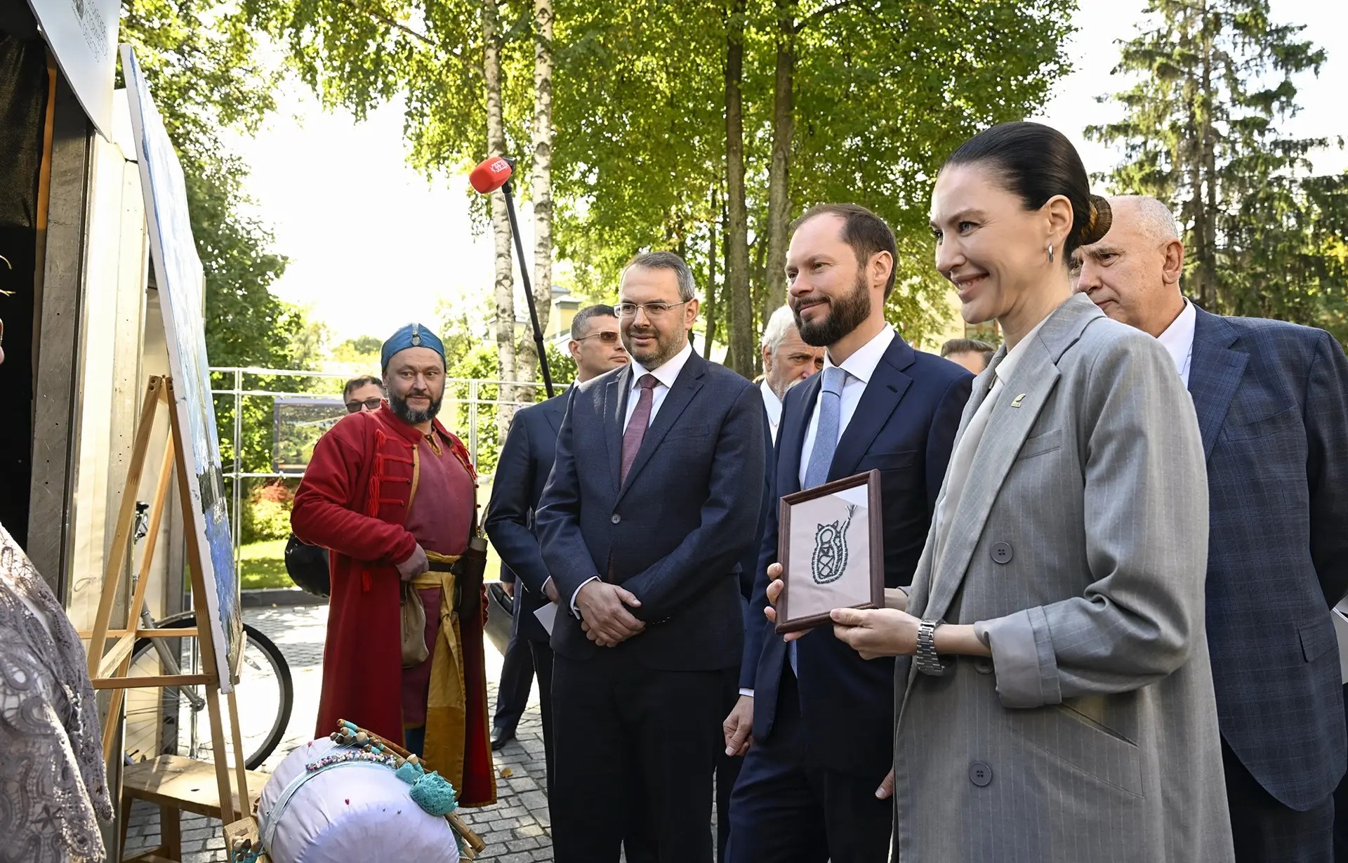 Королева