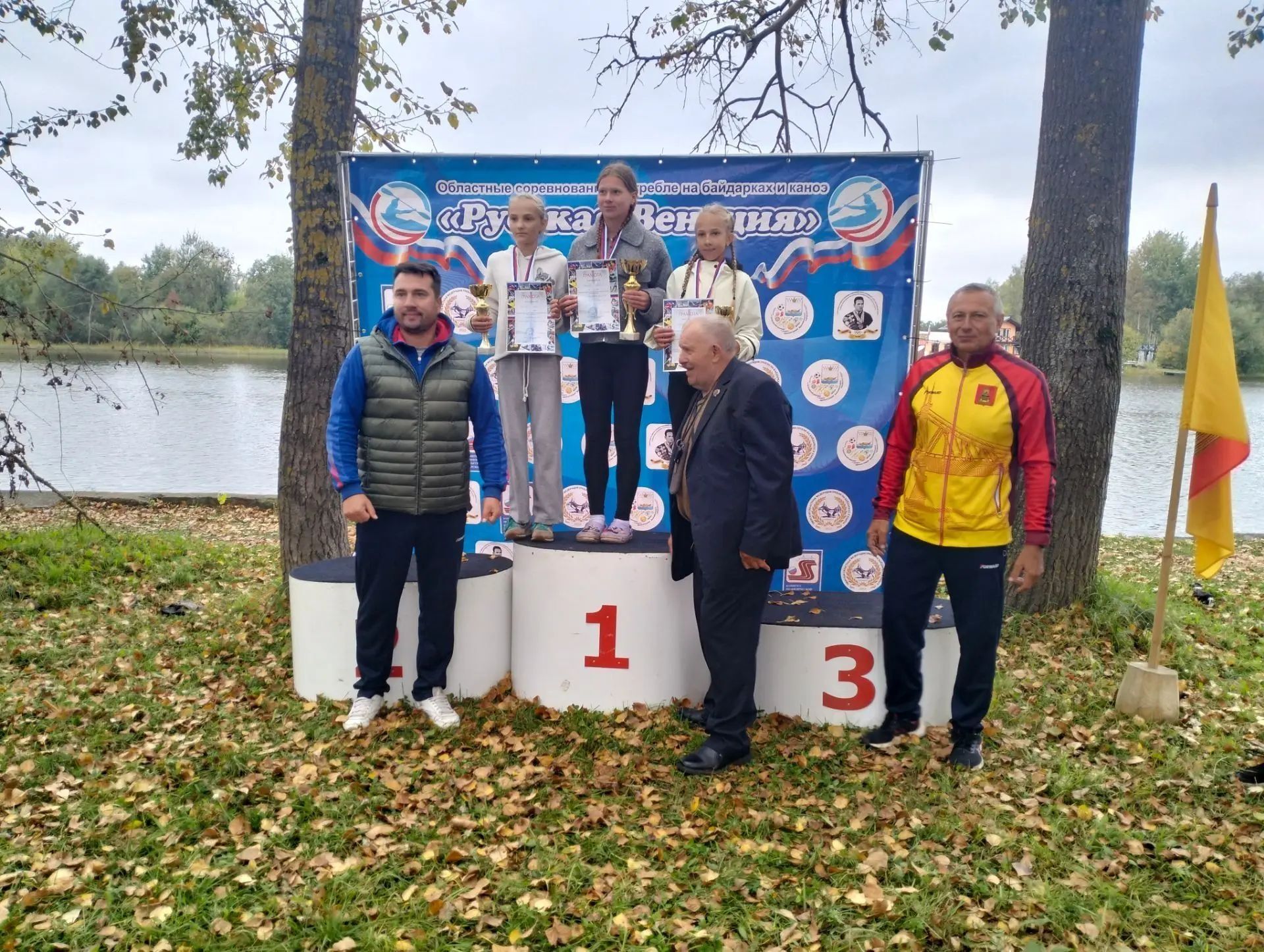 Более 130 гребцов поборолись за медали в Вышнем Волочке