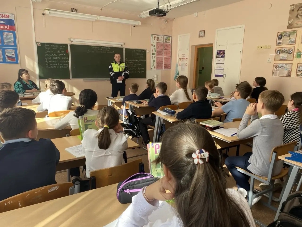 В Конаково сотрудники ГИБДД провели профилактические занятия в школах