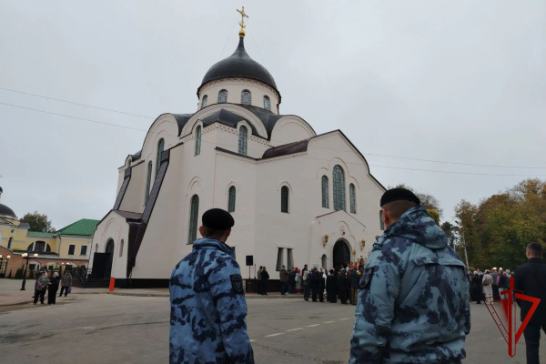 Росгвардия обеспечила порядок при Великом освящении Воскресенского собора в Твери