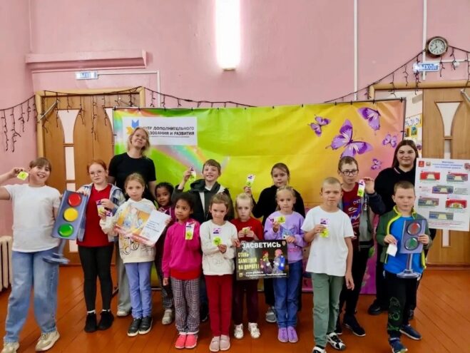 “Дорога без риска”: автоинспекторы Лихославля провели для детей игровой урок по ПДД “Дорога без риска”: автоинспекторы Лихославля провели для детей игровой урок по ПДД