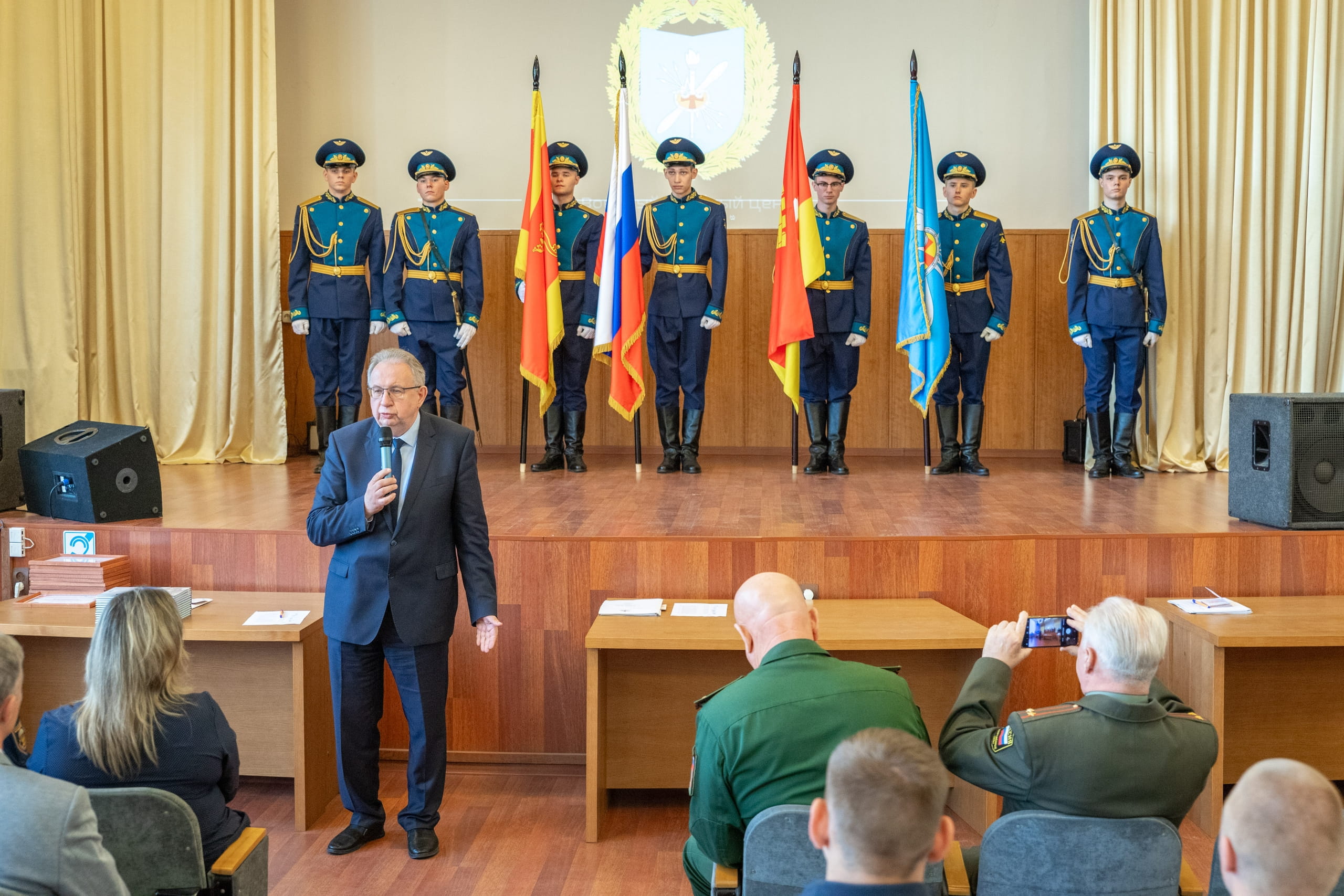 Выпускникам ВУЦ ТвГТУ вручены военные билеты