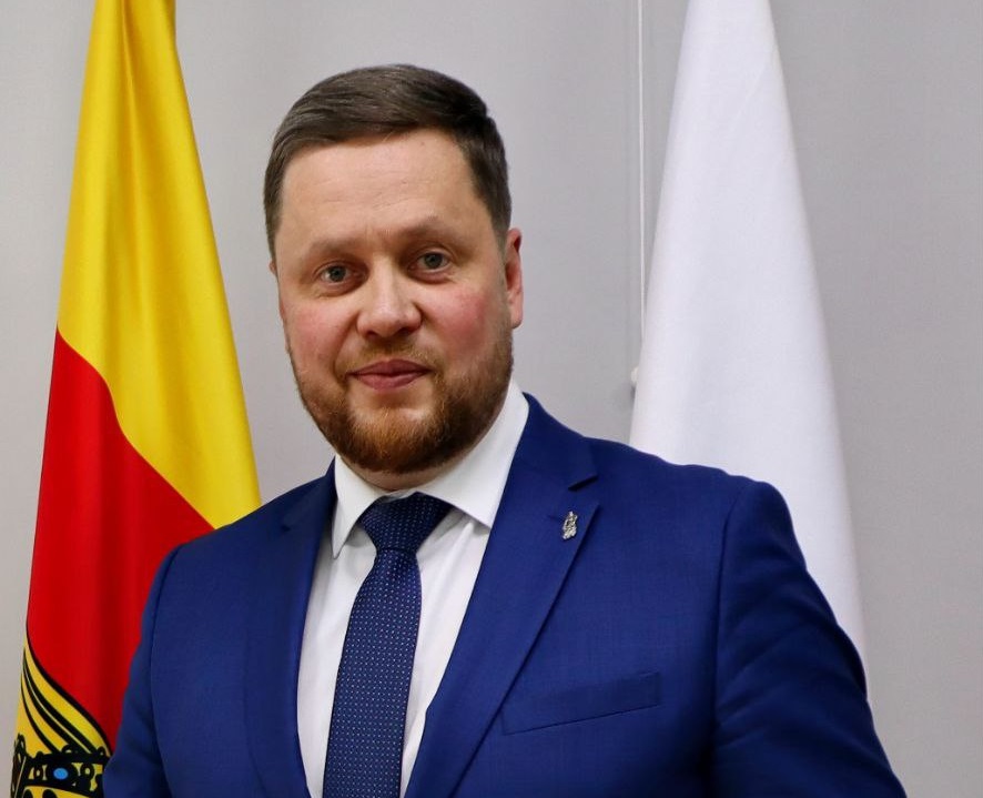 Роман Крылов: создание качественных условий труда решит дефицит медицинских кадров Роман Крылов: создание качественных условий труда решит дефицит медицинских кадров