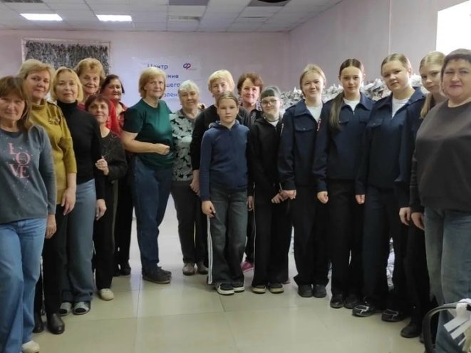 Школьники из Лихославля учились плести маскировочные сети Школьники из Лихославля учились плести маскировочные сети