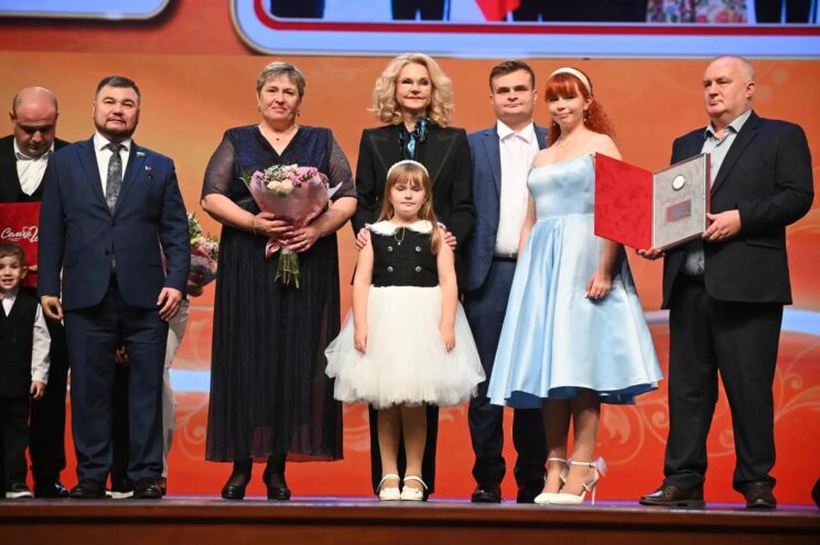 Виталий Королев назвал семью Кискиных примером для молодёжи Виталий Королев назвал семью Кискиных примером для молодёжи