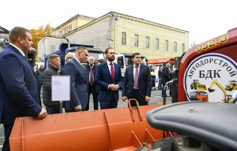 Виталий Королев поставил задачи по подготовке дорог к зиме Виталий Королев поставил задачи по подготовке дорог к зиме