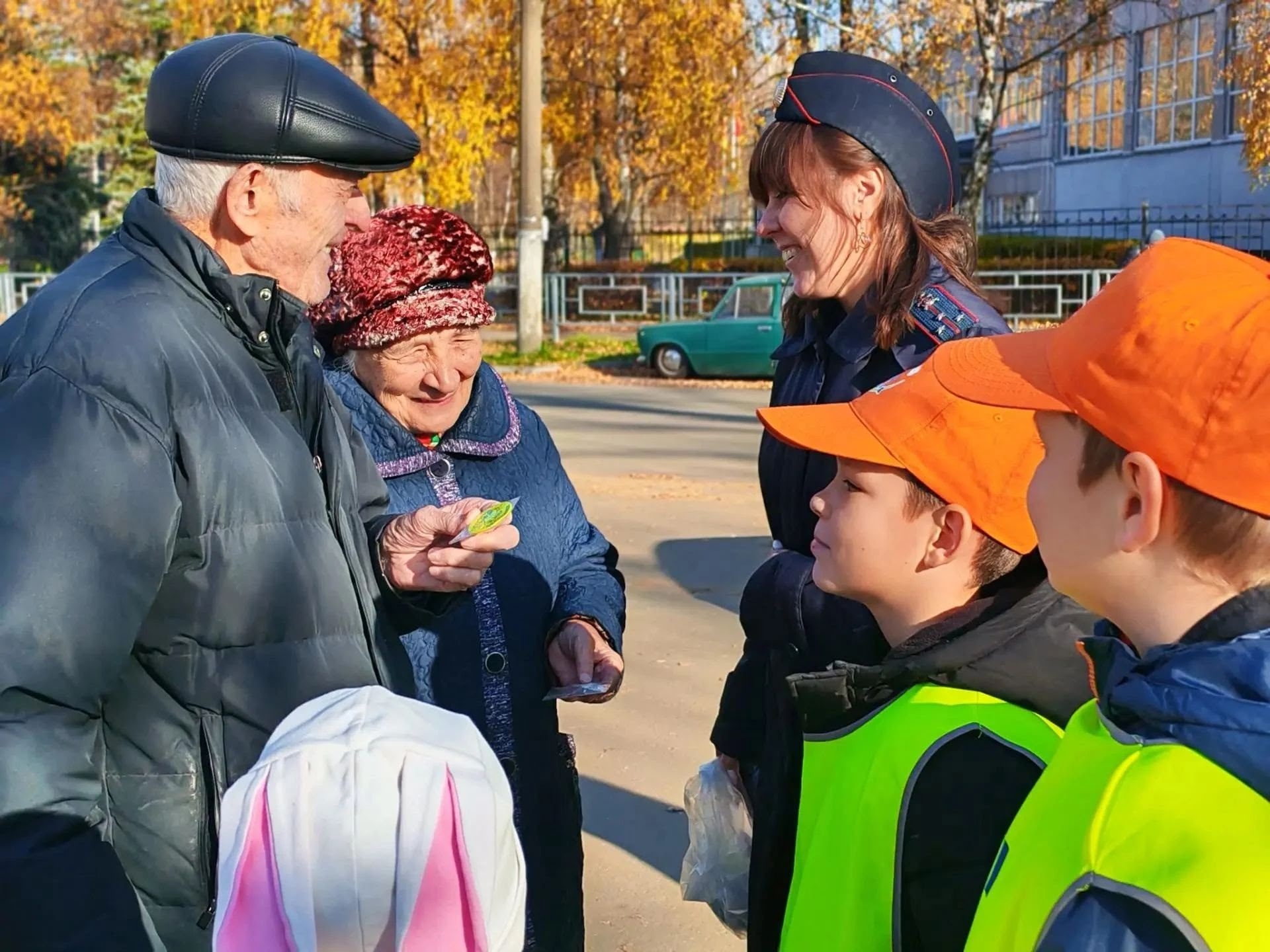 В Международный день бабушек и дедушек в Твери прошла акция для пожилых пешеходов