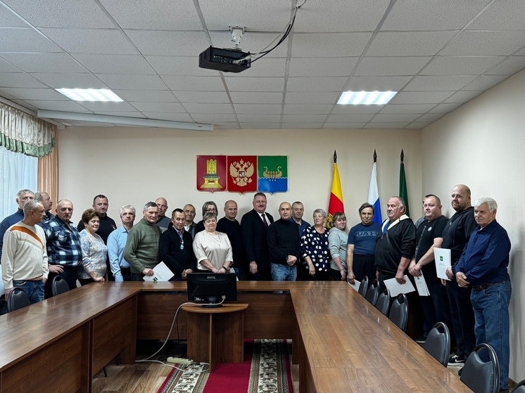 В Андреапольском округе вручили награды ко Дню работника автотранспорта