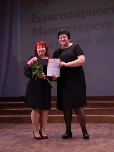 Педагогам Лихославльского округа вручили награды к празднику Педагогам Лихославльского округа вручили награды к празднику