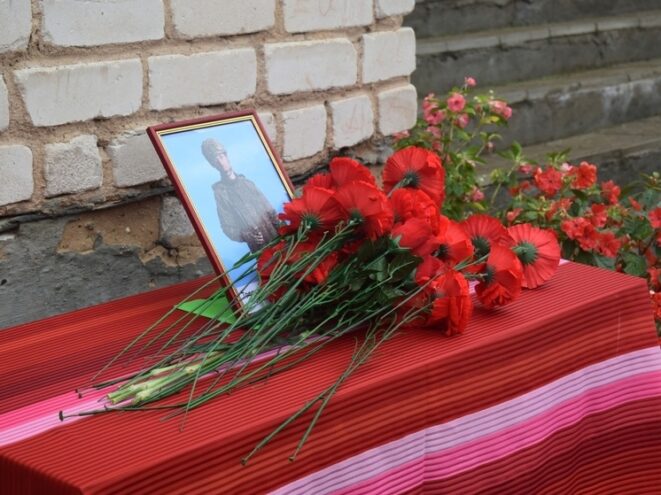 В Оленино открыли мемориальную доску в память о погибшем бойце В Оленино открыли мемориальную доску в память о погибшем бойце