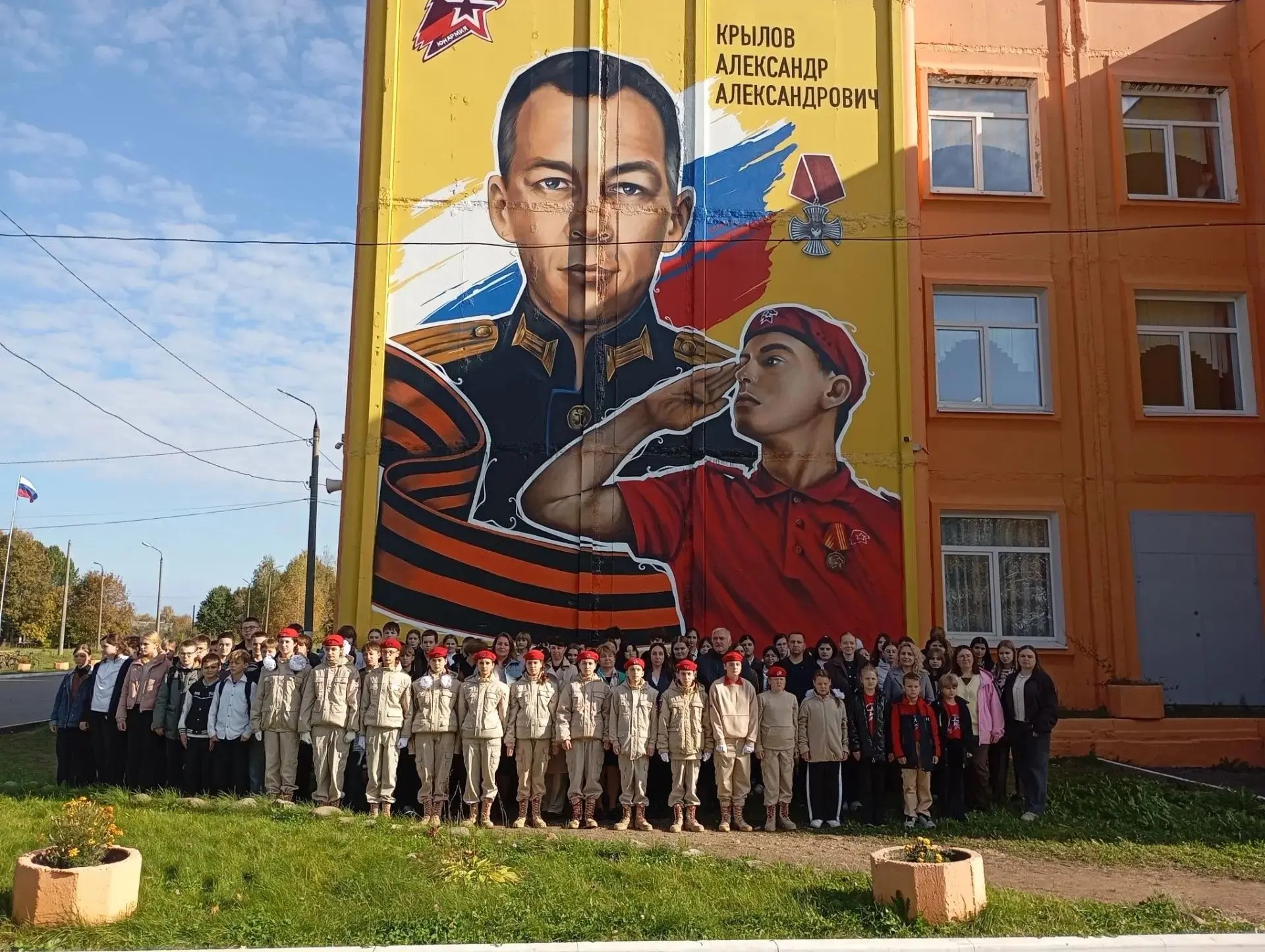 Муралы в память о защитниках Родины появились в трёх округах